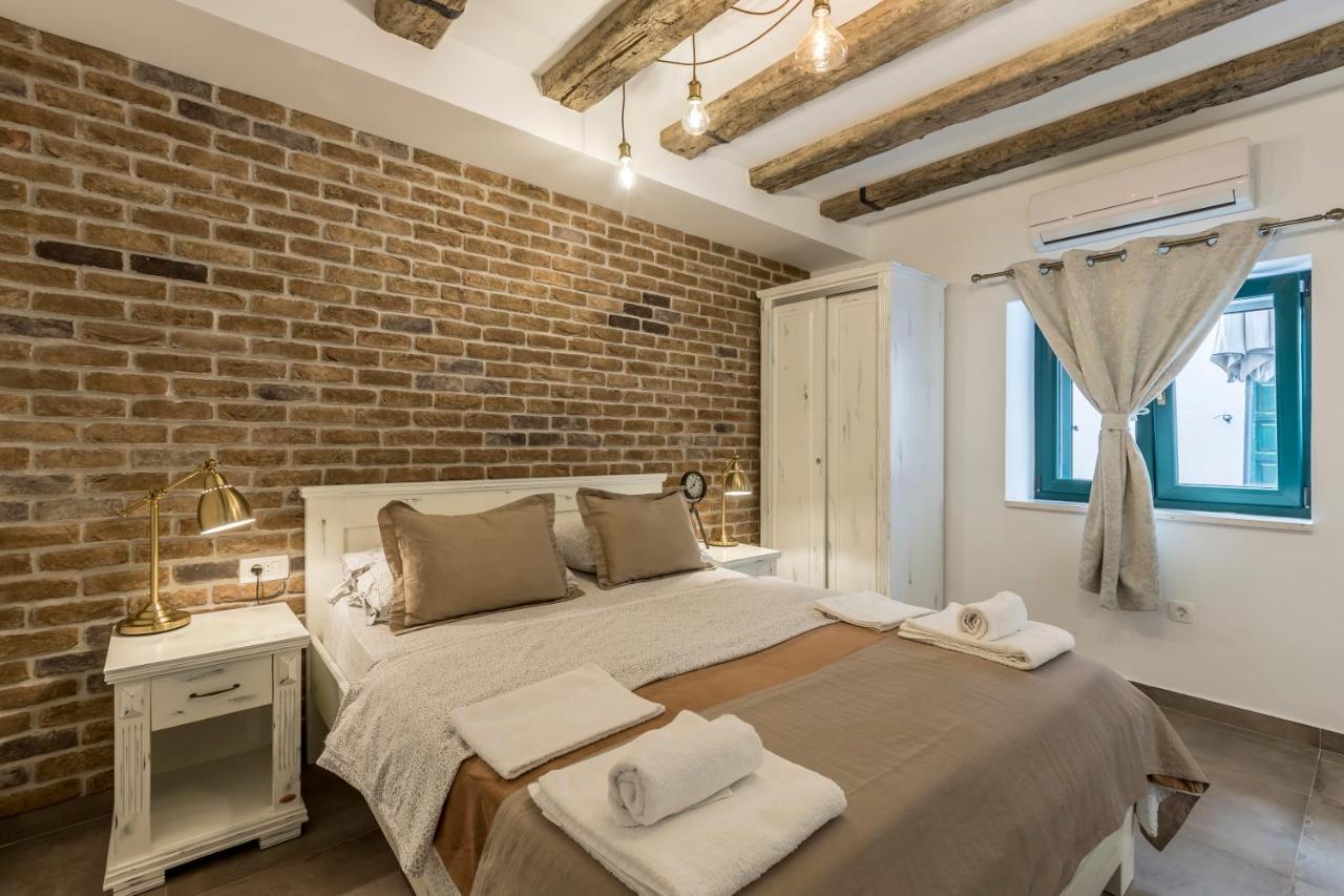 Studio Apartments Insula สปลิท ภายนอก รูปภาพ
