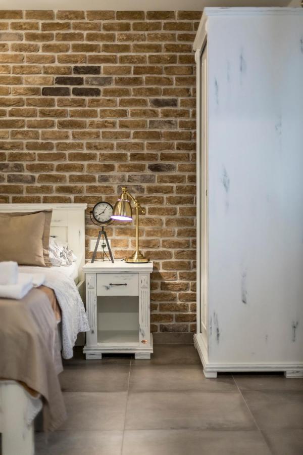 Studio Apartments Insula สปลิท ภายนอก รูปภาพ