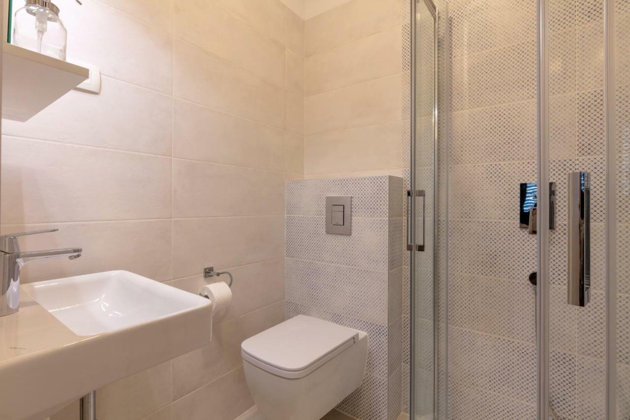 Studio Apartments Insula สปลิท ภายนอก รูปภาพ